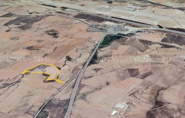 Ercan Havaalanına 1,5 Km Mesafede Proje Onaylı 50.630 m² Arsa
