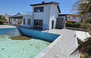 Önü Kapanmaz deniz manzaralı 3+1 villa
