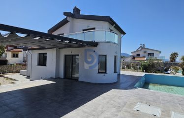Önü Kapanmaz deniz manzaralı 3+1 villa