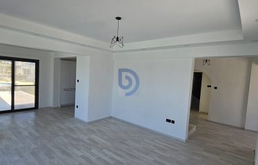 Önü Kapanmaz deniz manzaralı 3+1 villa