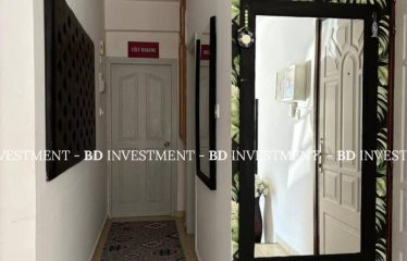 GİRNE MERKEZ’DE KİRALIK BAHÇELİ GÜZELLİK SALONU – 3+1 ZEMİN KAT