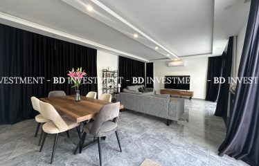 ALSANCAK’TA LÜKS VE KONFORU BİR ARADA SUNAN 4+1 KİRALIK VİLLA