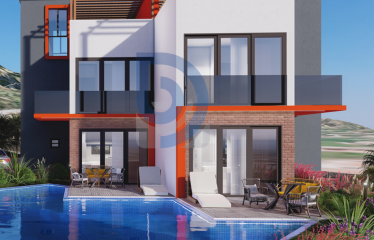 Karşıyaka’da Satılık Havuzlu İkiz Villalar