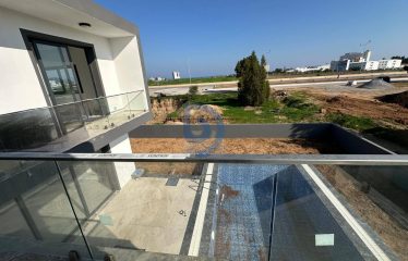 Yeniboğaziçi’nde Denize 600 Metre Mesafede Tam Müstakil Villa