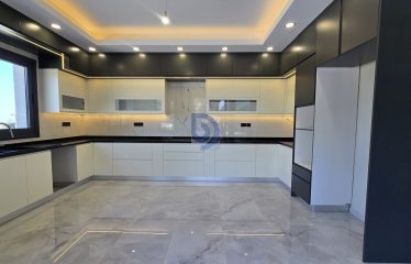 Ultra Lüks Türk Koçanlı Villa | 4+1 | 460 m² Kapalı Alan | Özel Havuz + Sinema Odası Altyapılı