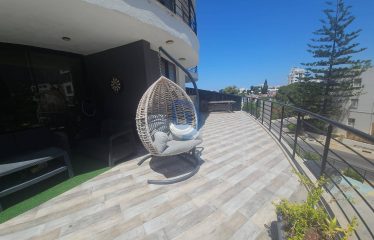 Girne Merkezinde Tüm Vergiler Ödenmiş, Full Eşyalık Lüks Daire