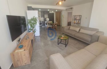 Girne Merkezinde Tüm Vergiler Ödenmiş, Full Eşyalık Lüks Daire