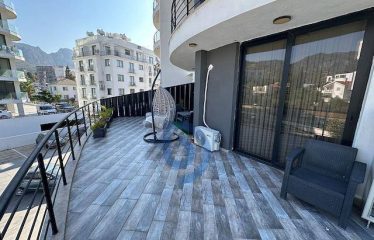 Girne Merkezinde Tüm Vergiler Ödenmiş, Full Eşyalık Lüks Daire
