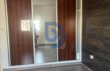 Yenikent Bölgesinde Tamamen Yenilenmiş Satılık İkiz Villa