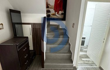 Yenikent Bölgesinde Tamamen Yenilenmiş Satılık İkiz Villa