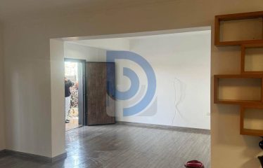 Yenikent Bölgesinde Tamamen Yenilenmiş Satılık İkiz Villa
