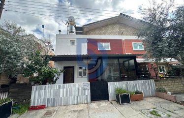 Yenikent Bölgesinde Tamamen Yenilenmiş Satılık İkiz Villa