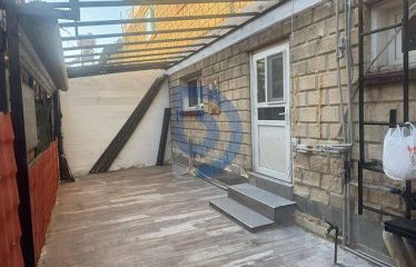 Yenikent Bölgesinde Tamamen Yenilenmiş Satılık İkiz Villa