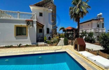 Bahçeli’de Deniz ve Dağ Manzaralı Tam Müstakil Muhteşem Villa