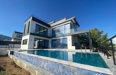 Çatalköy Denize Sıfır Lüks Villa