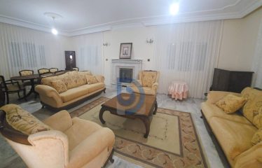 Edremit’de Geniş Arazi İçinde Dağ ve Deniz Manzaralı Villa