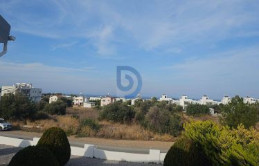 Edremit’de Geniş Arazi İçinde Dağ ve Deniz Manzaralı Villa