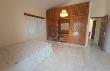 Edremit’de Geniş Arazi İçinde Dağ ve Deniz Manzaralı Villa