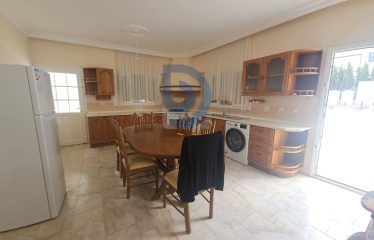 Edremit’de Geniş Arazi İçinde Dağ ve Deniz Manzaralı Villa