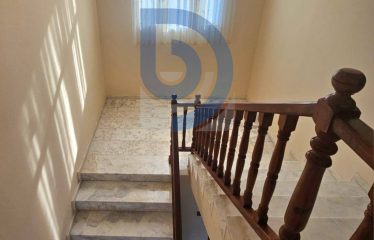 Edremit’de Geniş Arazi İçinde Dağ ve Deniz Manzaralı Villa