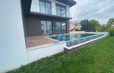 Çatalköy Denize Yürüme Mesafesi Satılık Villa