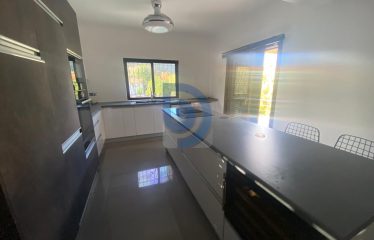 Lapta Satılık Özel Havuzlu Villa