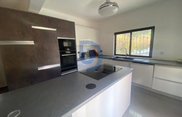 Lapta Satılık Özel Havuzlu Villa