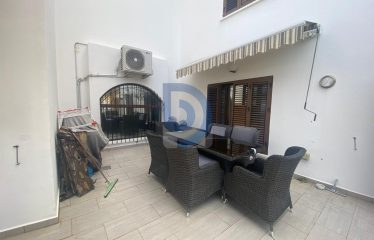 Lapta Satılık Özel Havuzlu Villa