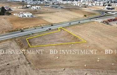 Lefkoşa/Güzelyurt Anayola Sıfır 2644 m² Ticari Arsa