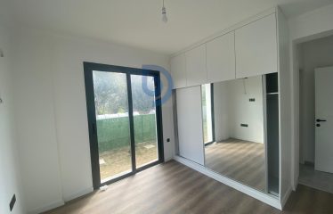 Alsancak Satılık 3+1 Zemin Kat Bahçeli Daire