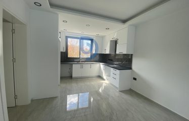 Alsancak Satılık 3+1 Zemin Kat Bahçeli Daire