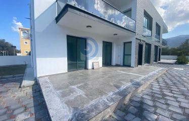 Alsancak Satılık 3+1 Zemin Kat Bahçeli Daire