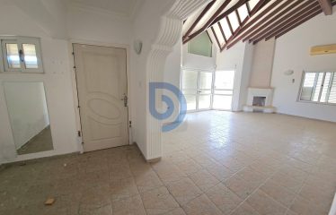 İskele’de Sahile 200 Metre Mesafede 4+1 Gerniş Bahçeli Villa