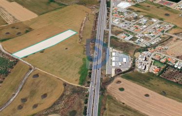 Girne /Lefkoşa Anayola 70 Metre Mesafede Arazi