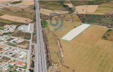 Girne /Lefkoşa Anayola 70 Metre Mesafede Arazi