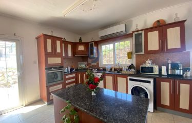 Girne Lapta Satılık Özel Havuzlu 4+1 Villa