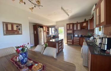 Girne Lapta Satılık Özel Havuzlu 4+1 Villa