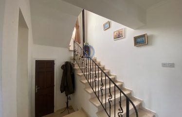 Girne Lapta Satılık Özel Havuzlu 4+1 Villa