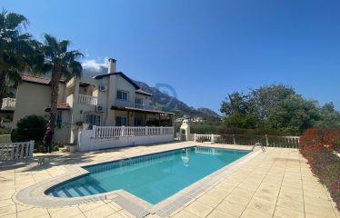 Girne Lapta Satılık Özel Havuzlu 4+1 Villa