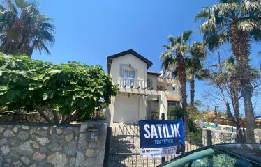 Girne Lapta Satılık Özel Havuzlu 4+1 Villa