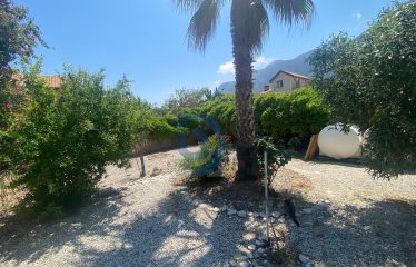 Karşıyaka Satılık Özel Havuzlu Taş Villa