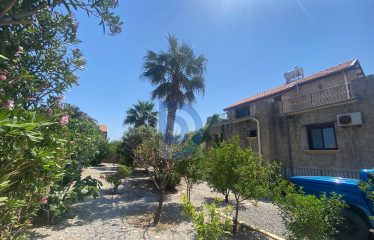 Karşıyaka Satılık Özel Havuzlu Taş Villa