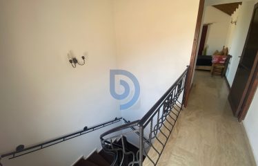 Karşıyaka Satılık Özel Havuzlu Taş Villa