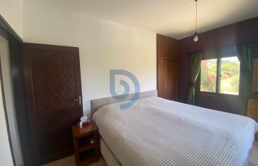 Karşıyaka Satılık Özel Havuzlu Taş Villa