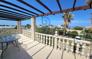 Yeşiltepe’de Acil Satılık 1804 m² Bahçe İçinde 3+1 Villa