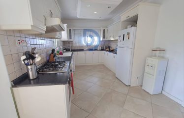 Yeşiltepe’de Acil Satılık 1804 m² Bahçe İçinde 3+1 Villa