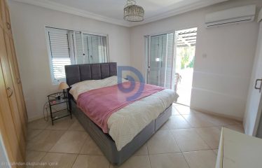 Yeşiltepe’de Acil Satılık 1804 m² Bahçe İçinde 3+1 Villa