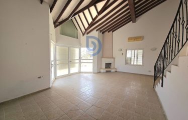 İskele’de Sahile 200 Metre Mesafede 4+1 Gerniş Bahçeli Villa