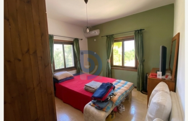 Karşıyaka Satılık Özel Havuzlu Taş Villa