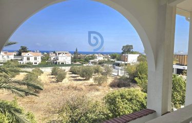 Edremit’de 1269 m² Bahçe Alanına Sahip Tam Müstakil Villa